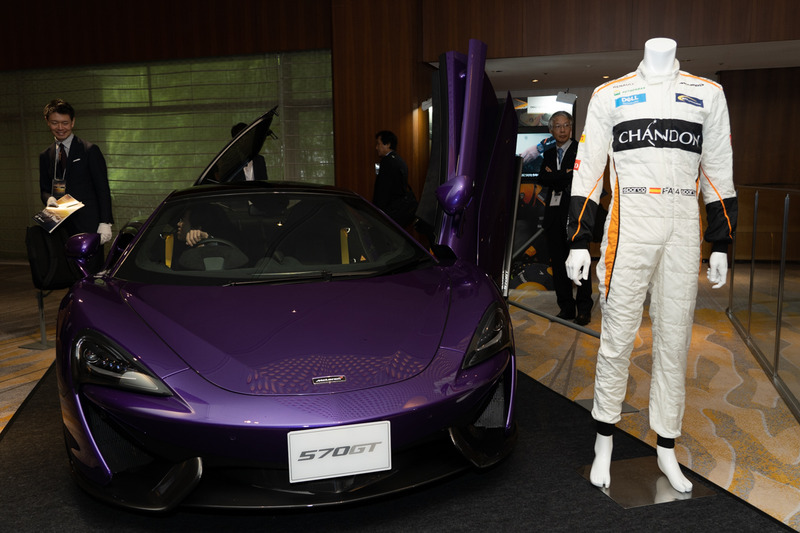 マクラーレンの「570GT」。2018年は約4,700台、2,000万～数百万米ドルの価格帯で販売。この車種の開発にも、F1で得た知見が活かされているという