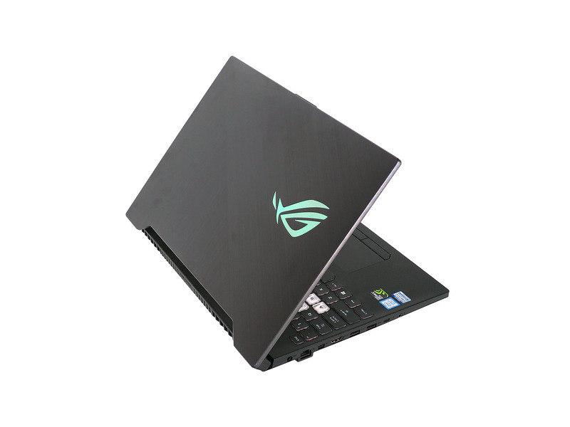 ROGマークはLEDを搭載し電源オン時に発光する