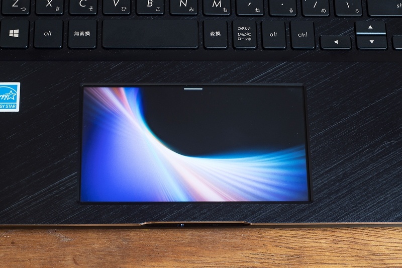 ScreenPadモードにすると、画面が点灯