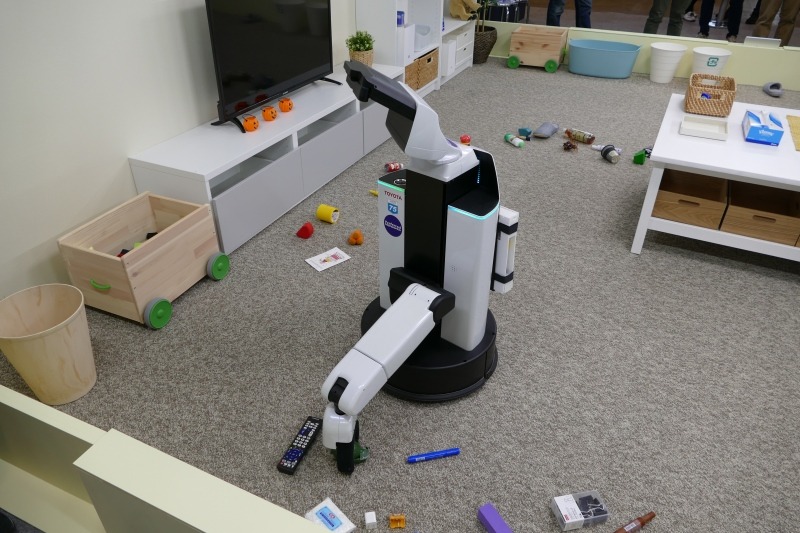 ハードウェアはトヨタのプラットフォームロボット「HSR」