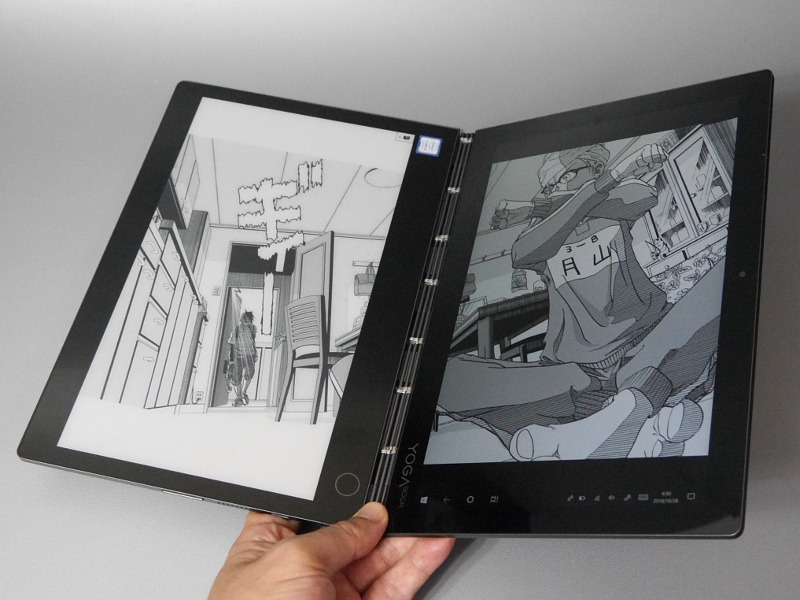 同じPDFを液晶側とE Ink側でべつべつに表示し、本の見開きのように並べたところ。これを1つのソフトで行ない、かつページめくりもできれば言うことはないのだが、現状はべつべつに読み込んでべつべつに表示できるというだけで実用性は皆無だ