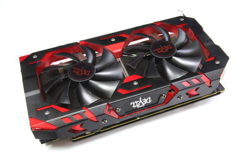 3スロットを占有するデュアルファンGPUクーラーを搭載