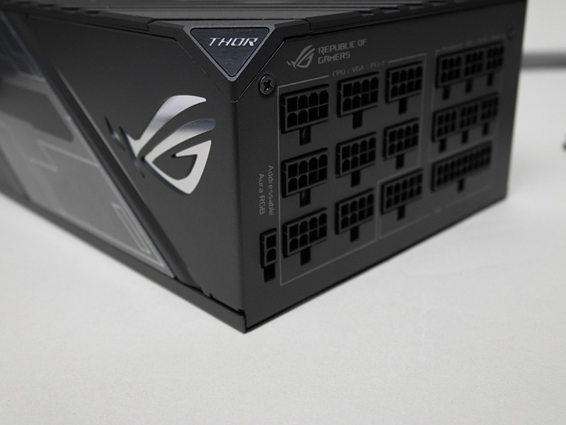 Aura Sync対応のコネクタ