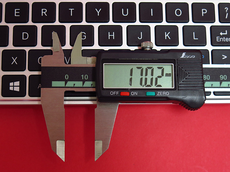 Aからはじまる列のキーピッチは約17mm