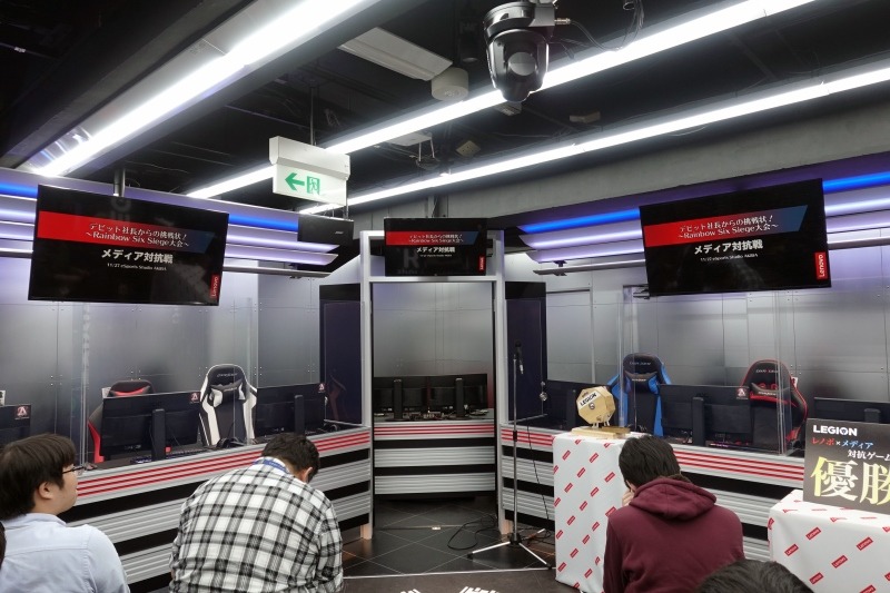 舞台となったソフマップAKIBA②号店パソコン総合館にある「<a href="https://e-sports.sofmap.com/" class="n" target="_blank">e Sports Studio</a>」