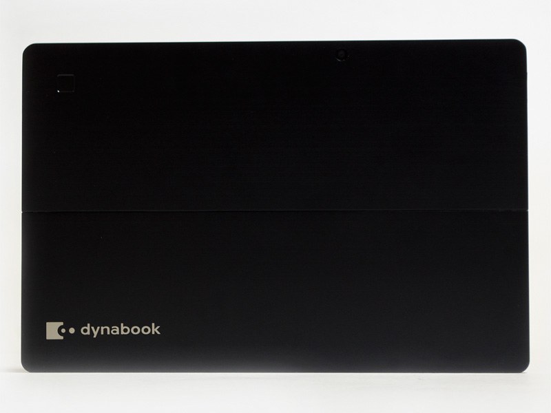 背面は、中央少し右寄りに800万画素背面カメラ。下半分はキックスタンドになっている