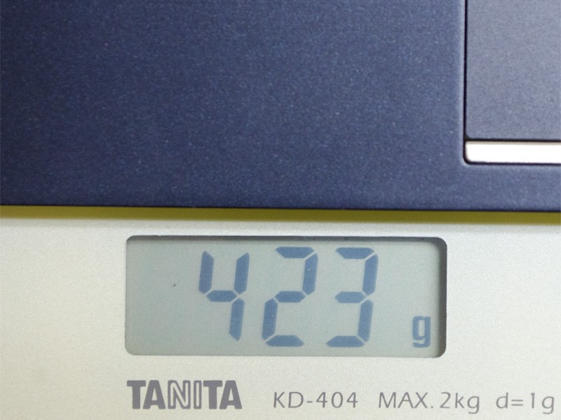 重量は実測で423g