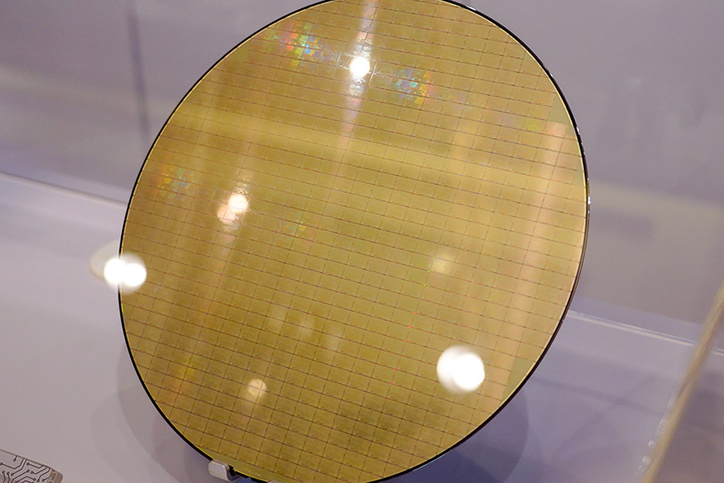 Snapdragon 8cxのウェハ