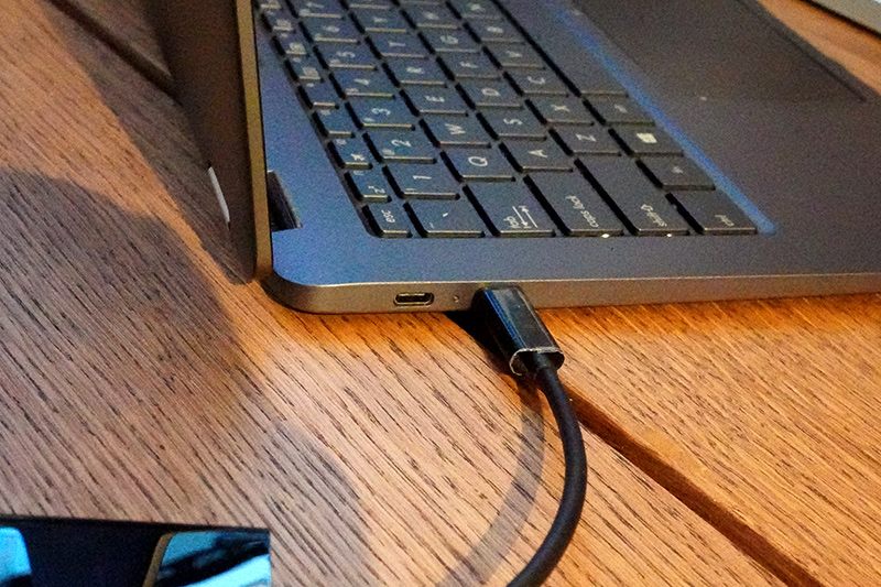 展示会場で展示されていたSnapdragon 8cxのリファレンスデザイン