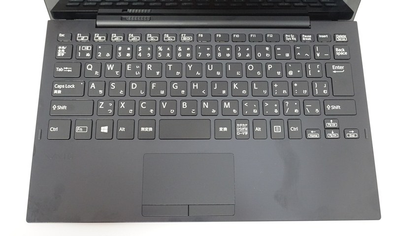 ファンクションキーや矢印キーは小さいが、メインキーのサイズは一般的なキーボードと変わらない