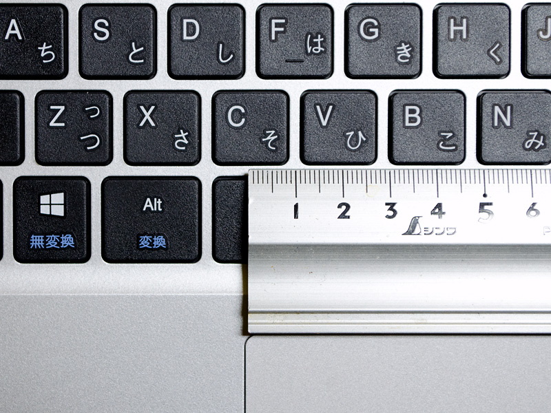 キーピッチは実測で約19mm