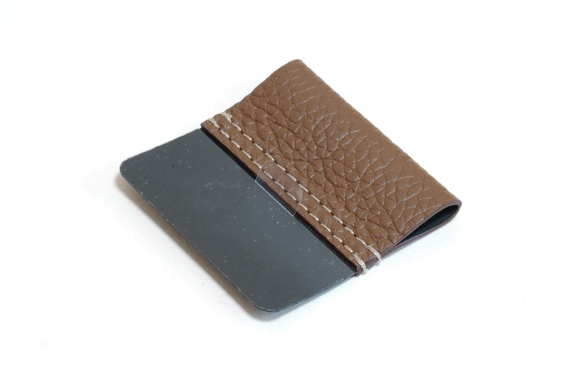 Spectreアクティブペン2をSpectre Folioに装着するためのペンループ