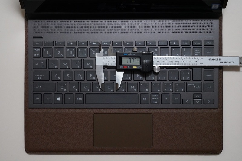 キーピッチ約19.7mm、キーストローク約1.3mmが確保されている