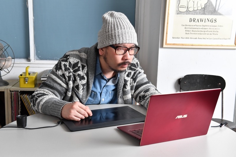 ZenBook S UX391UAで北上氏にマンガ制作を実演してもらった