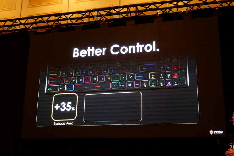 タッチパッドは横幅が広く、一般的なものより35%面積が広い