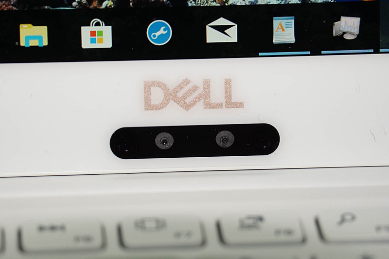 昨年型XPS 13(モデル9370)には下部にカメラがあった(昨年のCES 18で撮影)