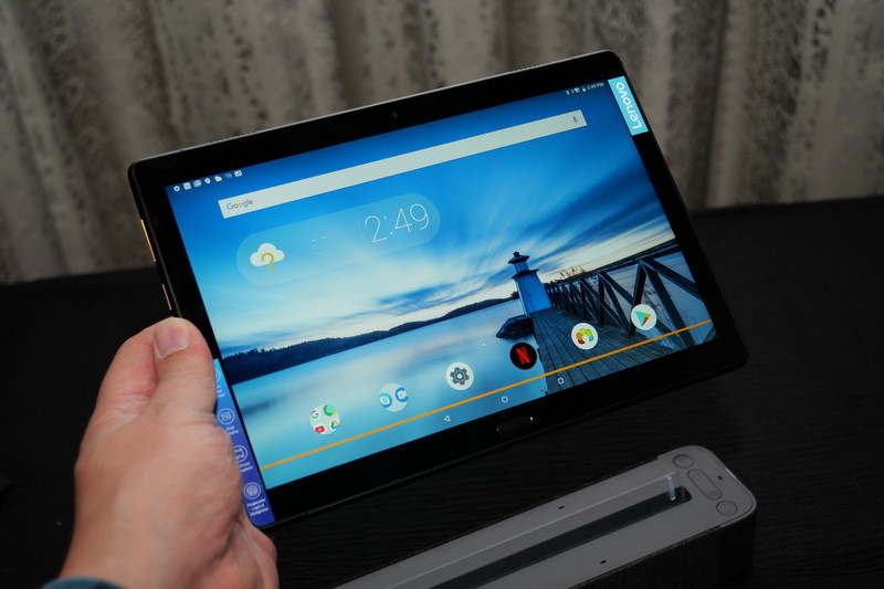 単体では通常のAndroidタブレットとして利用できる