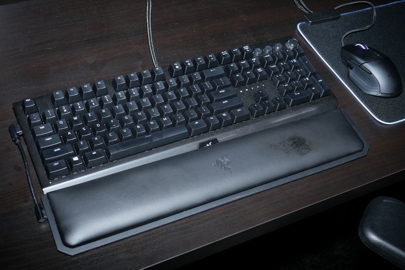 キーボード手前のパームレストに、Razer HyperSense対応の振動機能を内蔵。こちらもコンセプトモデル