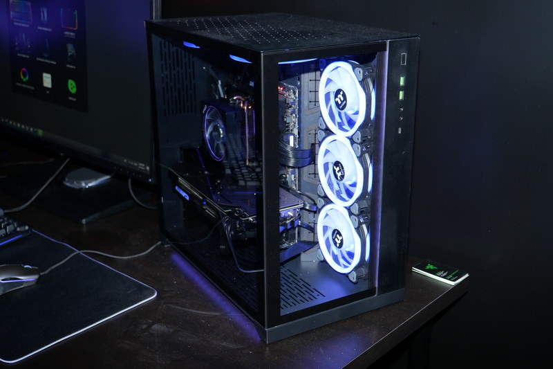 Lian LiのDesigned by Razerケース新モデル「O11 Dynamic Designed by Razer」
