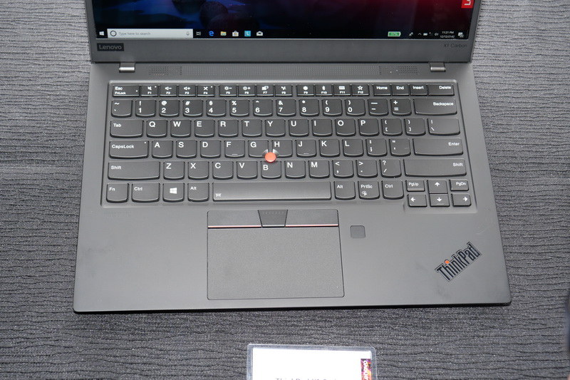 キーボードやポインティングデバイスは従来モデル同様の扱いやすさ