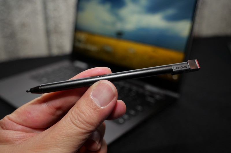 付属のペンは従来同様AES 2.0対応