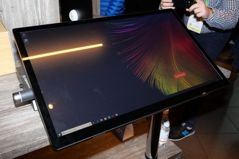 最も低い状態で設置面に対して25度まで倒せる