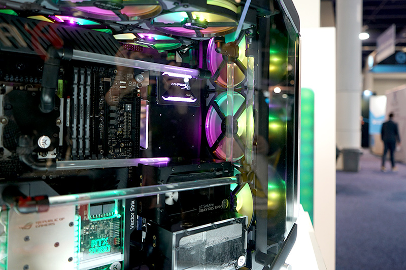 前面にも140mmファン×3