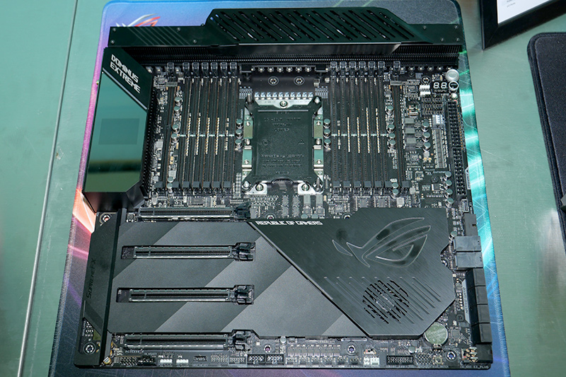 ASUSがCESにて展示していたROG Dominus Extreme