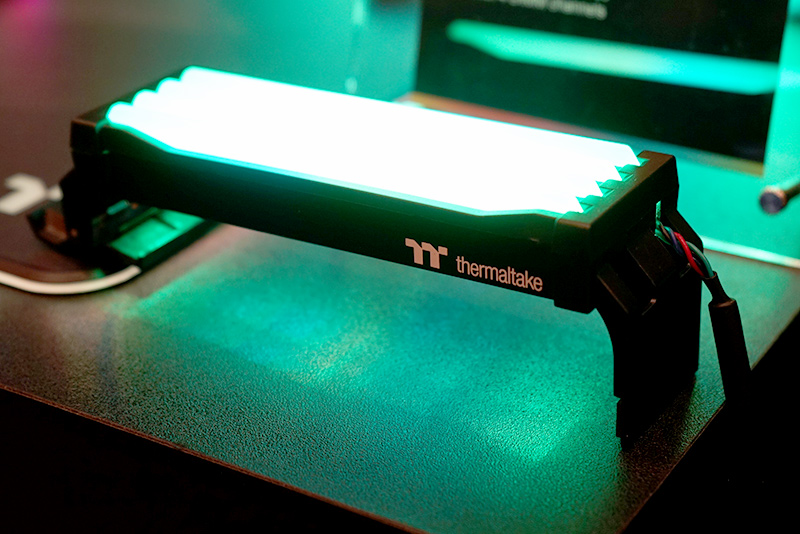 展示されていたDDR4メモリのライティングキット「Pacific R1 Plus DDR4 Memory Lighting Kit」