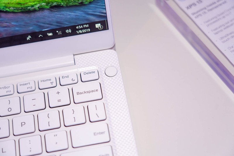 Windows Helloは指紋認証のみとなり、電源スイッチに指紋センサーが統合されている