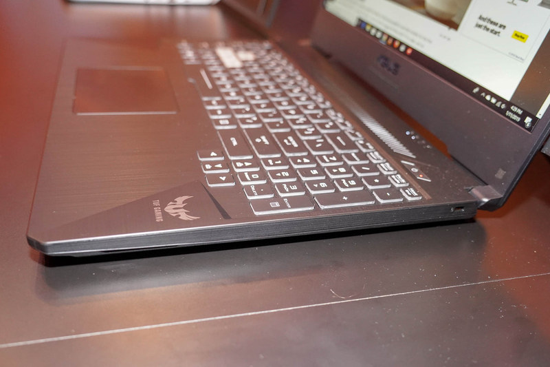 Ryzen 7 3750Hを搭載したASUSのFX505DY