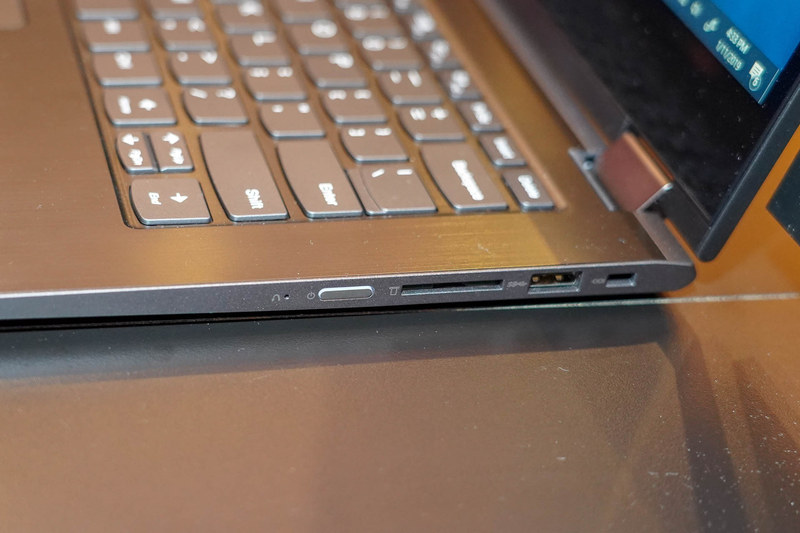 Ryzen 3-3200Uを搭載したLenovoのYoga 530 14"