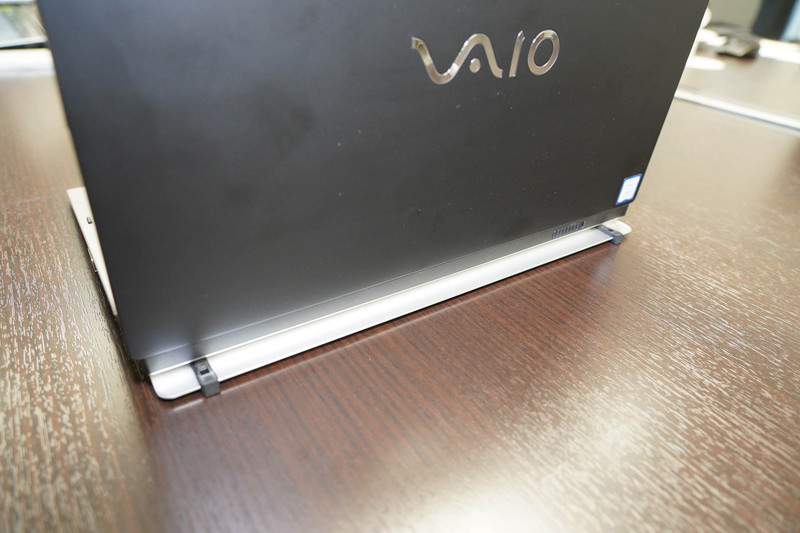 VAIO A12のスタビライザーフラップ