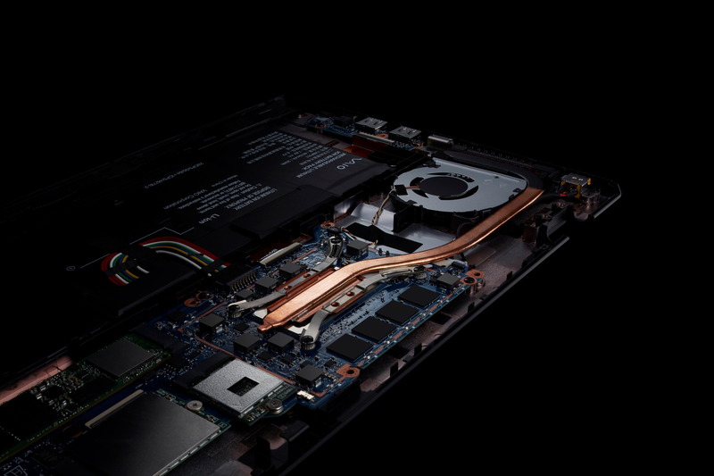 Core i7モデルのみ放熱フィンとヒートシンクの素材に銅が採用されている