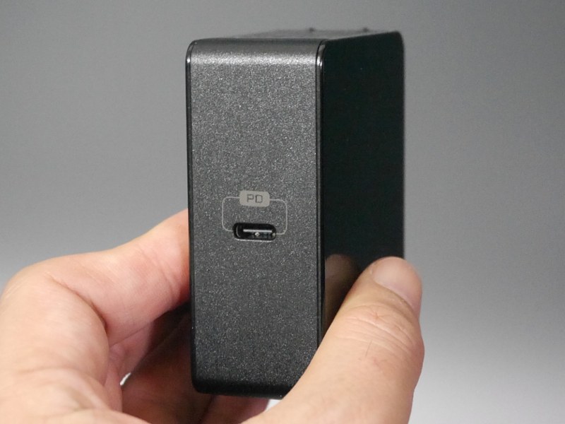 前面。USB Type-C×1ポートを搭載する