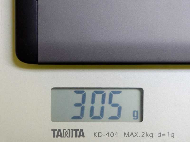 重量は実測で305g