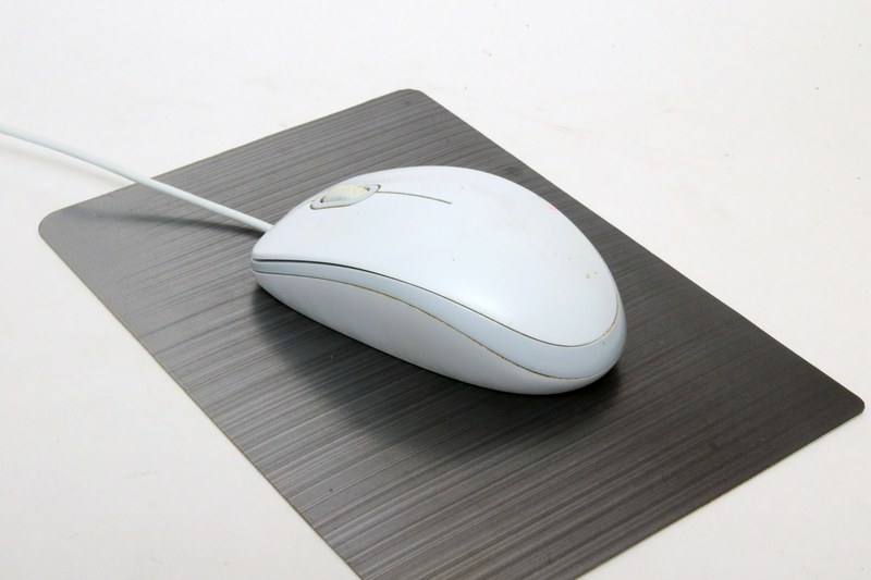 そのマウスパッド掃除してますか?