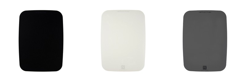 カラーバリエーションも、黒とグレー(半透明)と白(半透明で蓄光)がある。おすすめはグレーか白