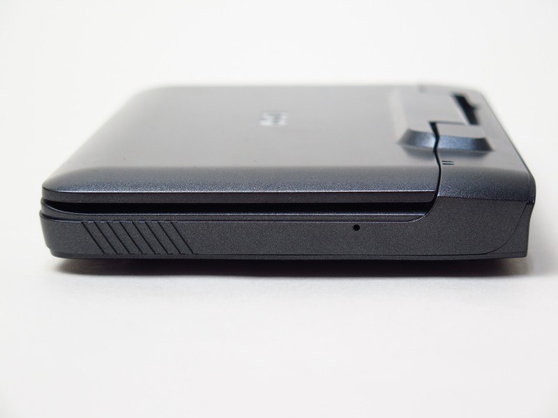 本体右側面にはインターフェイスがない