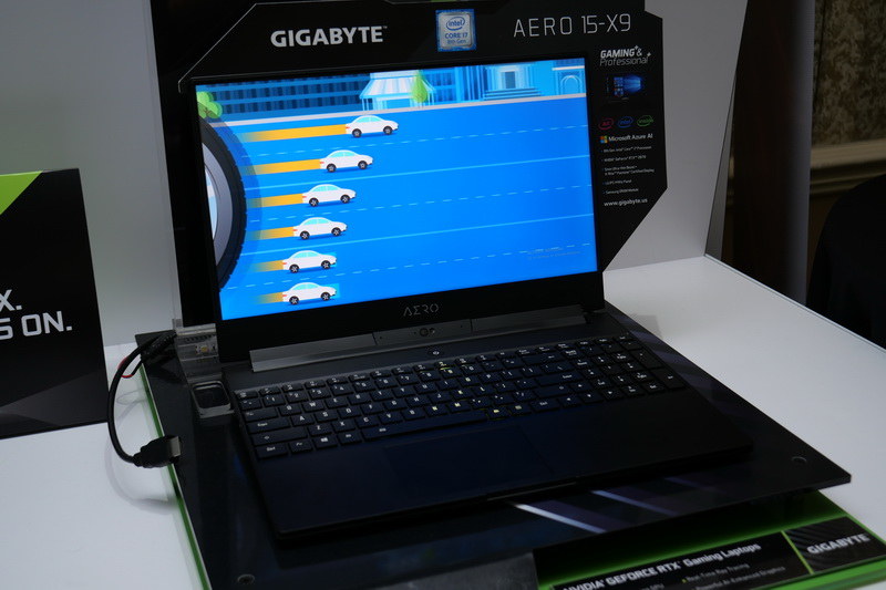 Aero 15(CES 2019で撮影)