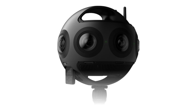 Insta360 TITAN