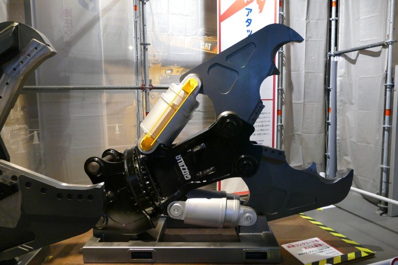 間近でみるとかなり大きい