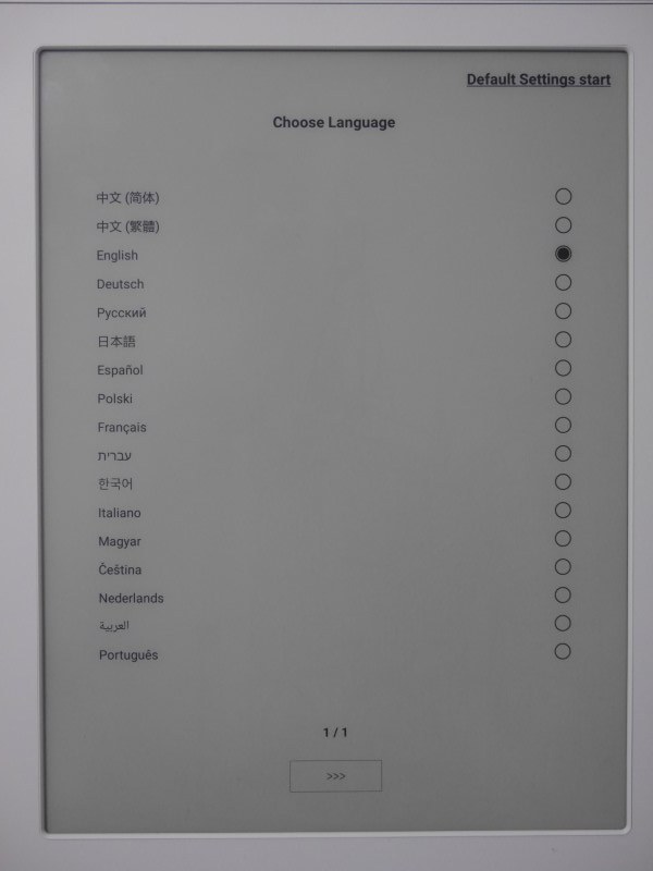 まず言語を選択する。ここではデフォルトが英語に設定されているが、中国語の場合もあるようだ