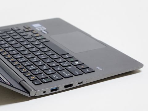 西川和久の不定期コラム】Whiskey Lake搭載で約965gのLG製13.3型