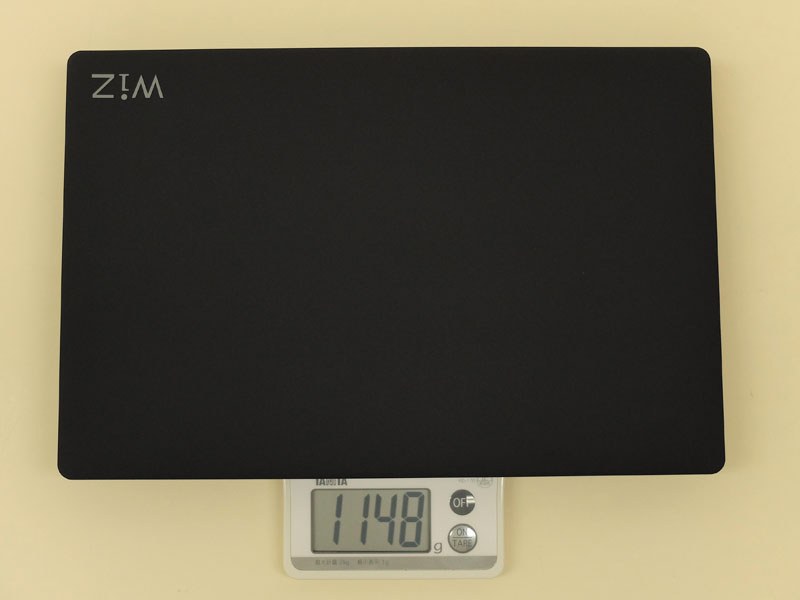 本体重量は1,148gと軽量