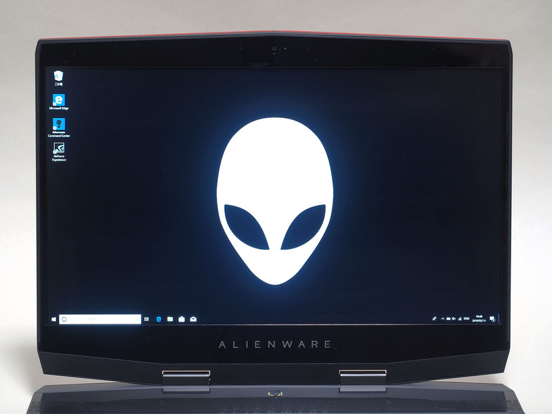 IPS駆動方式で1,920×1,080ドット表示の15.6型液晶パネル