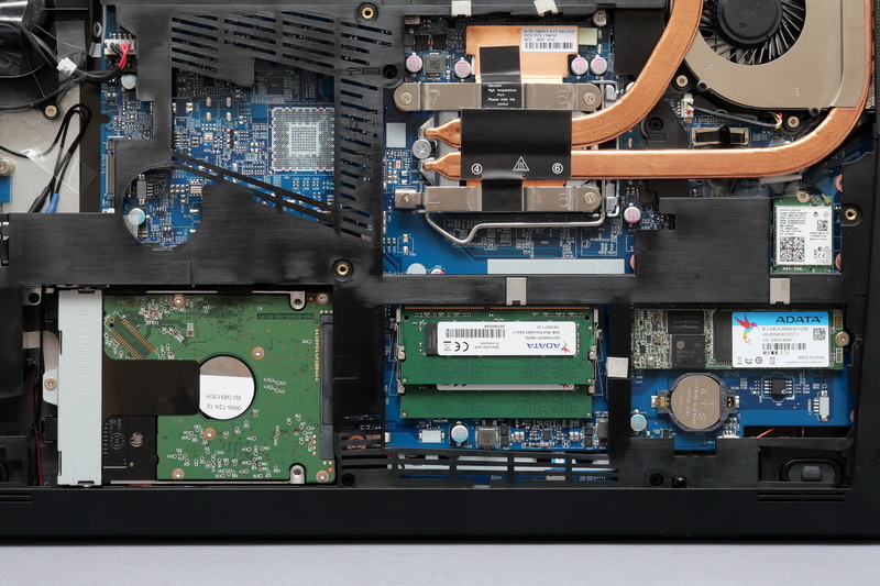 メモリやM.2 SSD、2.5インチHDDの交換も可能だ