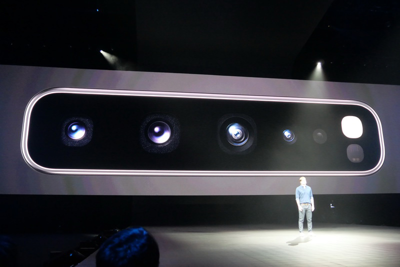 背面カメラ、前面カメラともに3D Depthカメラを搭載する