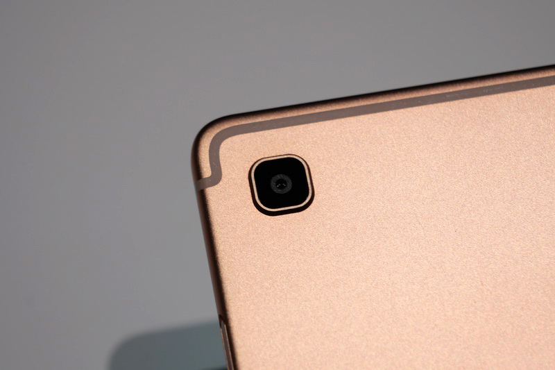 裏面カメラは13MP