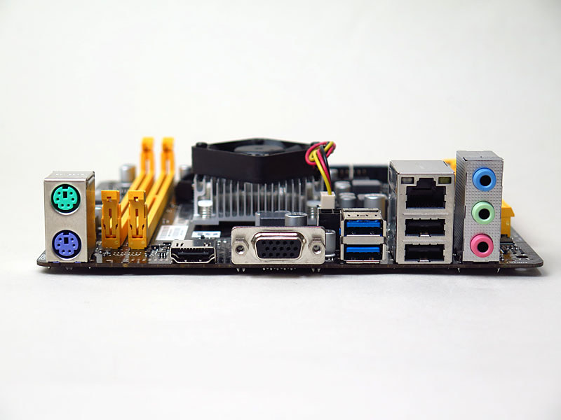 本体背面のインターフェイス